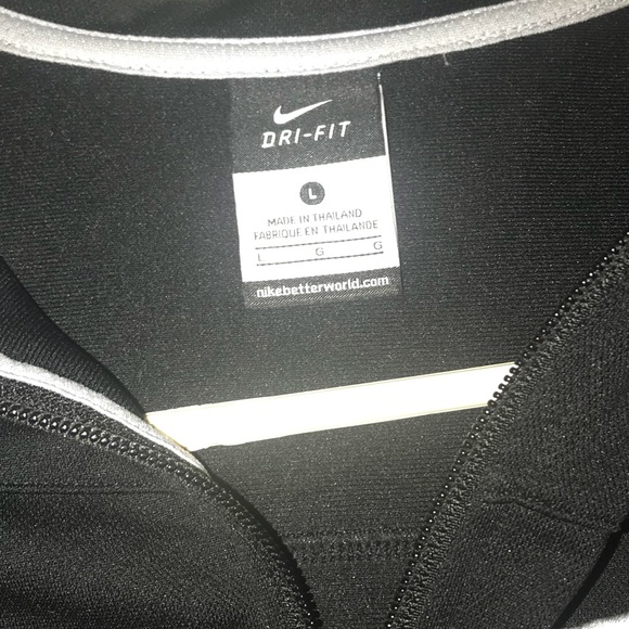 Dry fit Nike jacket kids size large TRADED - Picture 4 of 5